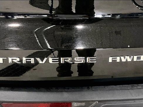 Certified 2025 Chevrolet Traverse LT image 25