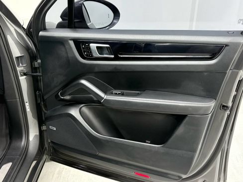 Used 2019 Porsche Cayenne AWD/4WD image 33