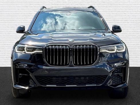Used 2022 BMW X7 xDrive40i w/ M Sport Package AWD/4WD image 2