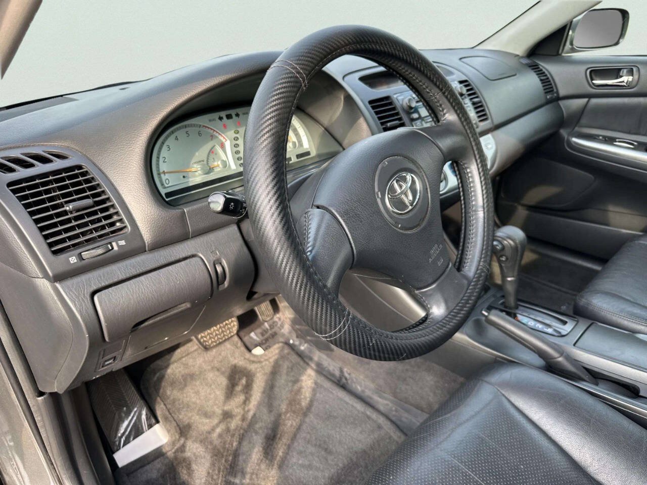 Used 2002 Toyota Camry SE FWD image 13