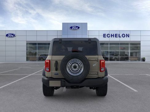 New 2025 Ford Bronco 4-Door image 5