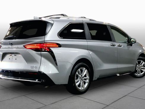 Used 2024 Toyota Sienna Limited AWD/4WD image 12