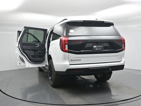 New 2025 Ford Expedition Platinum w/ Stealth Performance Package AWD/4WD image 32