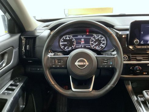 Used 2024 Nissan Pathfinder SV w/ Black Appearance Package AWD/4WD image 11