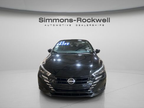 Used 2025 Nissan Versa SV FWD image 2