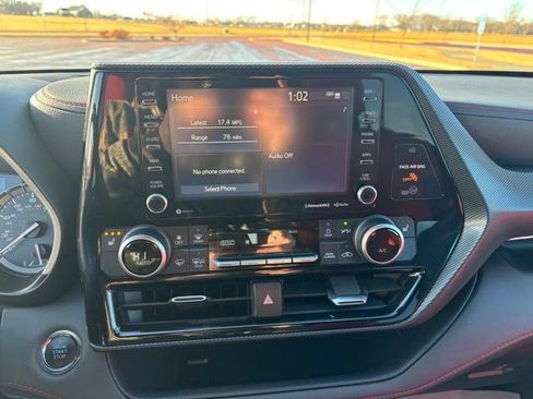Used 2022 Toyota Highlander XSE image 12