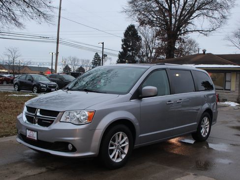 Used 2019 Dodge Grand Caravan SXT image 5