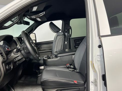 Used 2025 RAM 2500 Tradesman w/ Chrome Appearance Group image 20