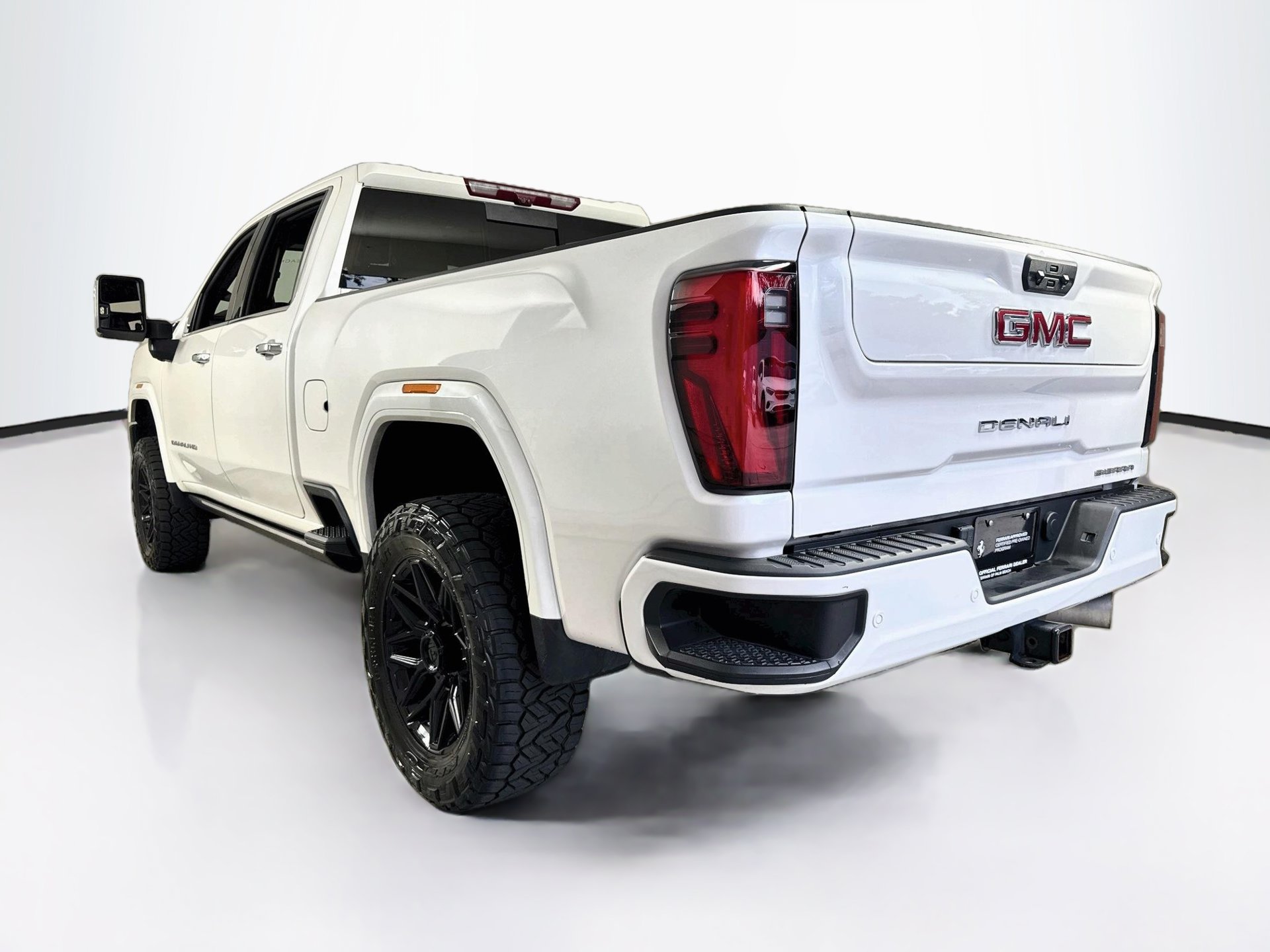 Used 2024 GMC Sierra 2500 Denali w/ Denali Reserve Package AWD/4WD image 5