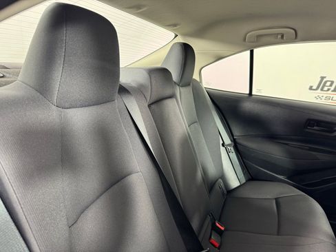 Used 2025 Toyota Corolla LE image 24