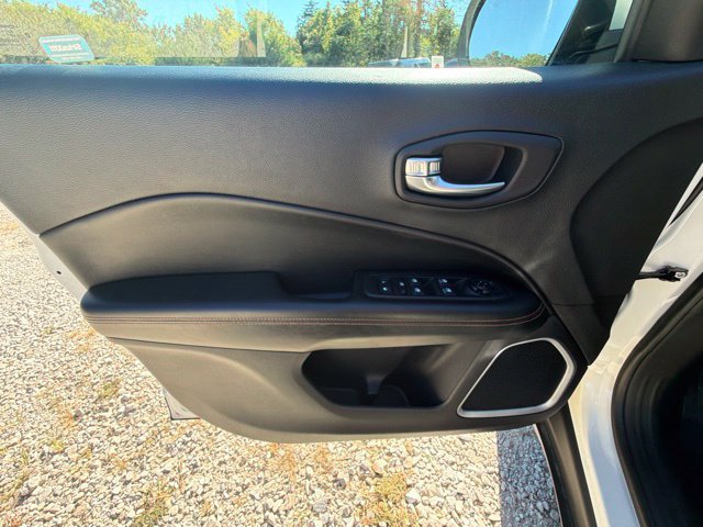 Used 2018 Jeep Compass Limited AWD/4WD image 16
