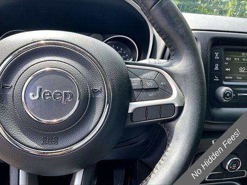 Used 2018 Jeep Compass Latitude AWD/4WD image 17