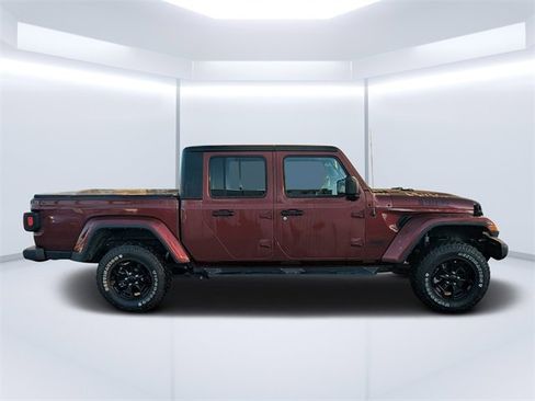 Used 2022 Jeep Gladiator Willys image 2