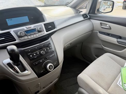 Used 2011 Honda Odyssey LX image 29