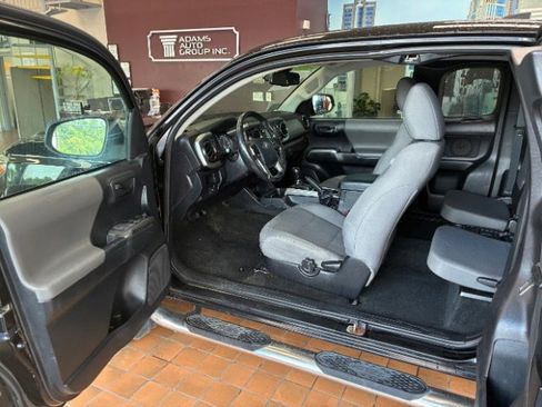 Used 2019 Toyota Tacoma SR5 image 15