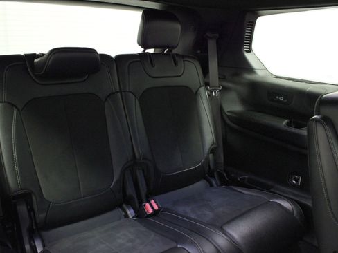 Used 2022 Jeep Grand Cherokee L Laredo image 17