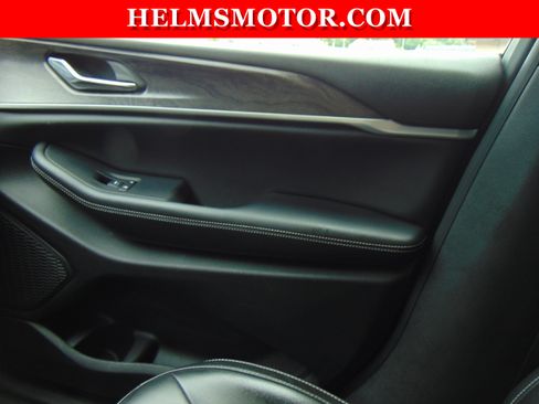 Certified 2024 Jeep Grand Cherokee L Limited AWD/4WD image 32