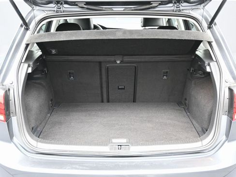 Used 2021 Volkswagen Golf 4-Door image 16