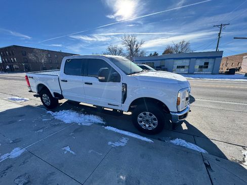 Used 2024 Ford F250 XLT image 4