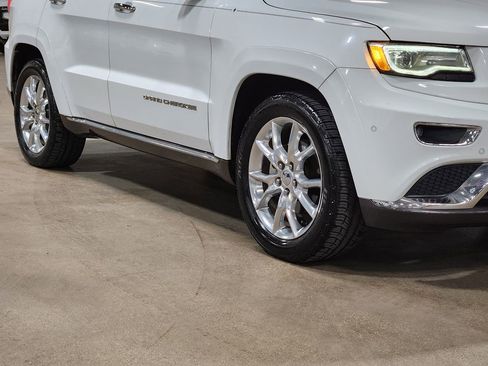Used 2015 Jeep Grand Cherokee Summit w/ Trailer Tow Group IV image 16