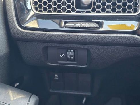 Used 2025 Honda Civic LX image 31