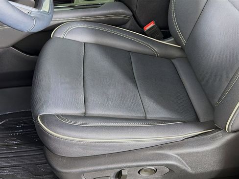 Used 2025 GMC Yukon XL Elevation image 21