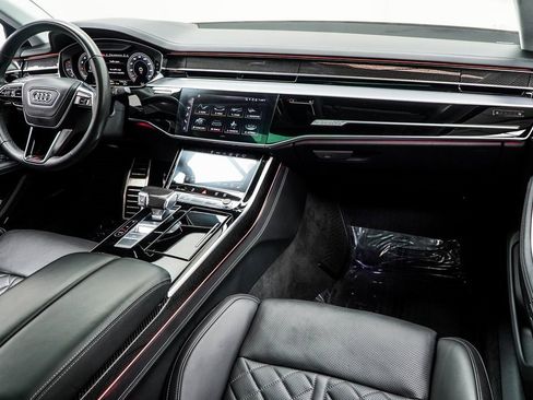 Used 2022 Audi S8 4.0T image 17