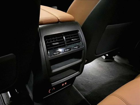 Used 2025 BMW X5 xDrive50e w/ M Sport Package image 29