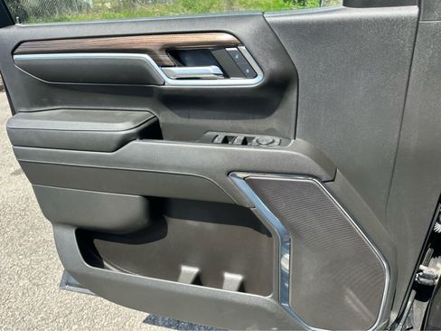 Used 2024 Chevrolet Silverado 1500 RST AWD/4WD image 19