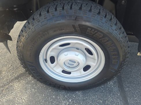 Used 2015 Ford F250 XL w/ Power Equipment Group AWD/4WD image 26
