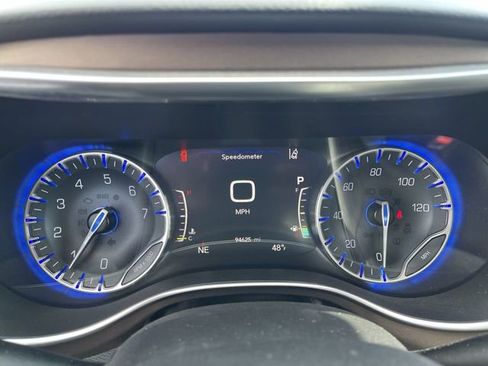 Used 2019 Chrysler Pacifica Touring-L Plus w/ Advanced Safetytec Group image 15