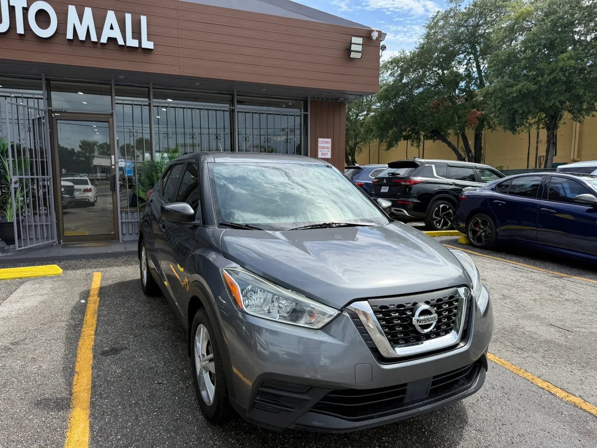 Used 2020 Nissan Kicks S FWD image 3
