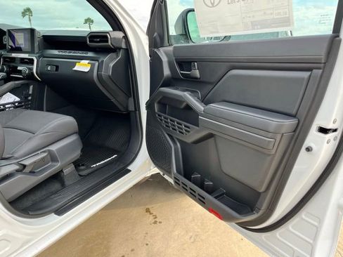New 2026 Toyota Tacoma SR AWD/4WD image 21