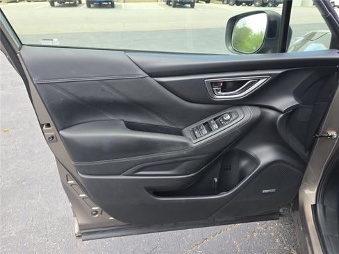 Used 2020 Subaru Forester Limited image 19