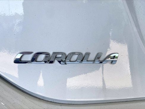 Used 2017 Toyota Corolla SE FWD image 9