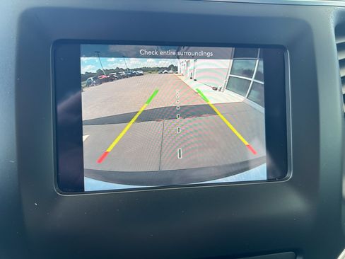 Used 2020 Jeep Cherokee Latitude Plus AWD/4WD image 19
