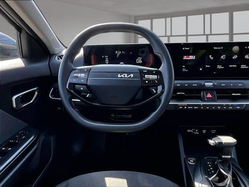 Used 2025 Kia K4 FWD image 4