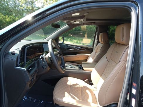 Used 2023 Cadillac Escalade Sport w/ Touring Package AWD/4WD image 11