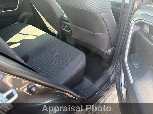 Used 2023 Toyota RAV4 LE AWD/4WD image 15