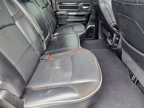 Used 2019 RAM 2500 Laramie w/ Black Appearance Package AWD/4WD image 29