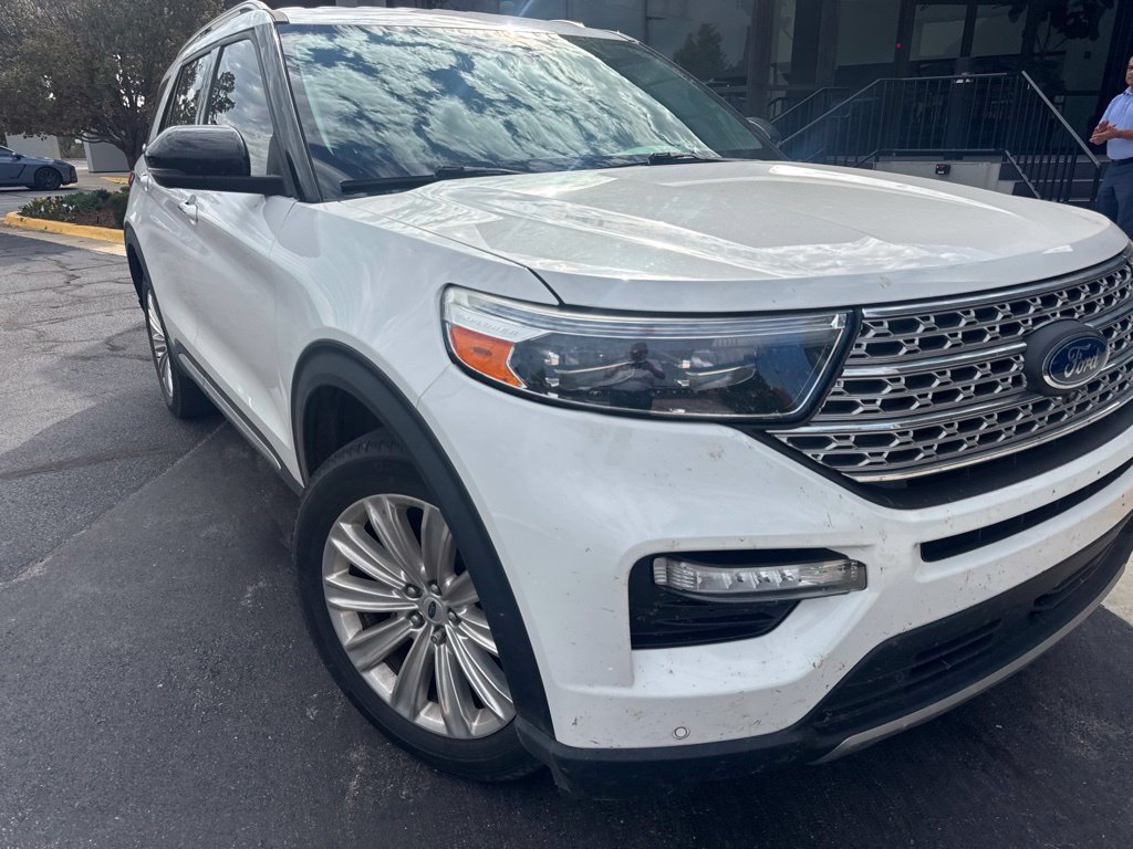 Used 2022 Ford Explorer Limited w/ Equipment Group 301A AWD/4WD image 2