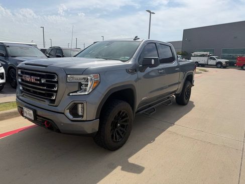 Used 2021 GMC Sierra 1500 AT4 w/ AT4 Value Package AWD/4WD image 3