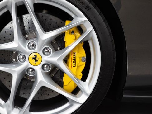 Used 2023 Ferrari Roma image 11