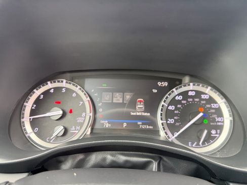Used 2022 Toyota Highlander XSE AWD/4WD image 5