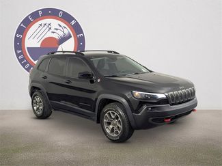 Used 2022 Jeep Cherokee Trailhawk video 2