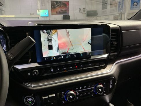 Used 2024 Chevrolet Silverado 2500 LTZ w/ LTZ Plus Package image 27