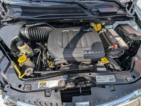 Used 2016 Dodge Grand Caravan SXT FWD image 10