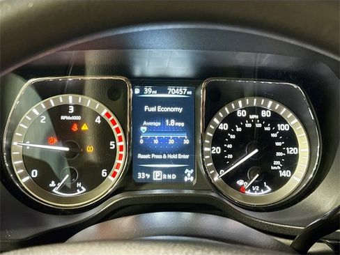 Used 2017 Nissan Titan SV image 14