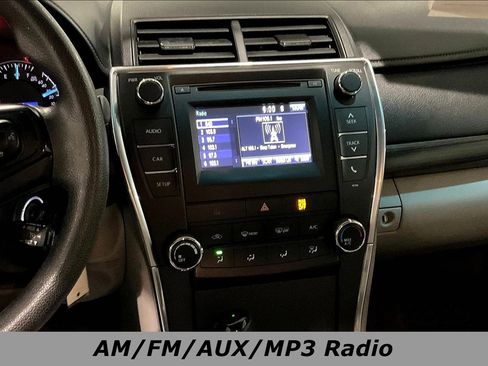 Used 2015 Toyota Camry LE FWD image 9