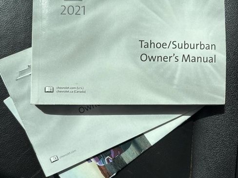 Used 2021 Chevrolet Suburban LT image 37